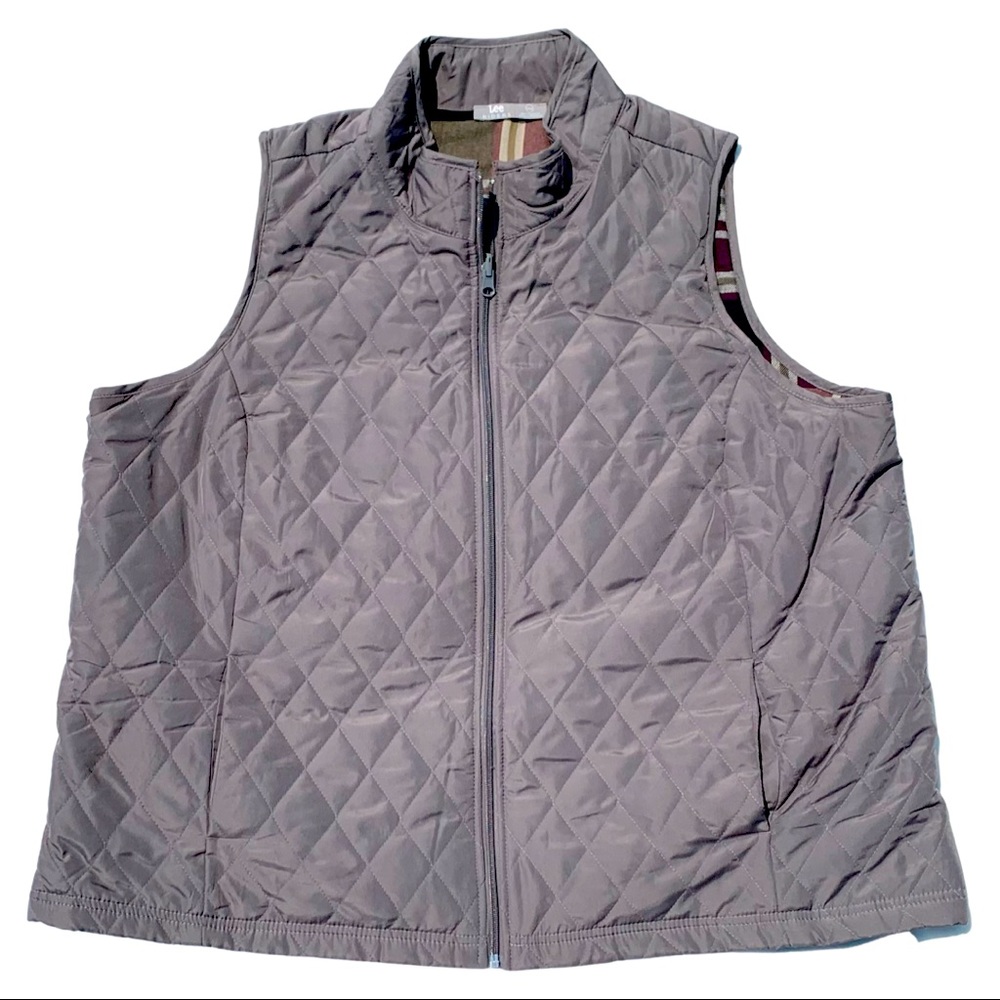 Riders by Lee Women’s Vest. Gray w purple plaid.